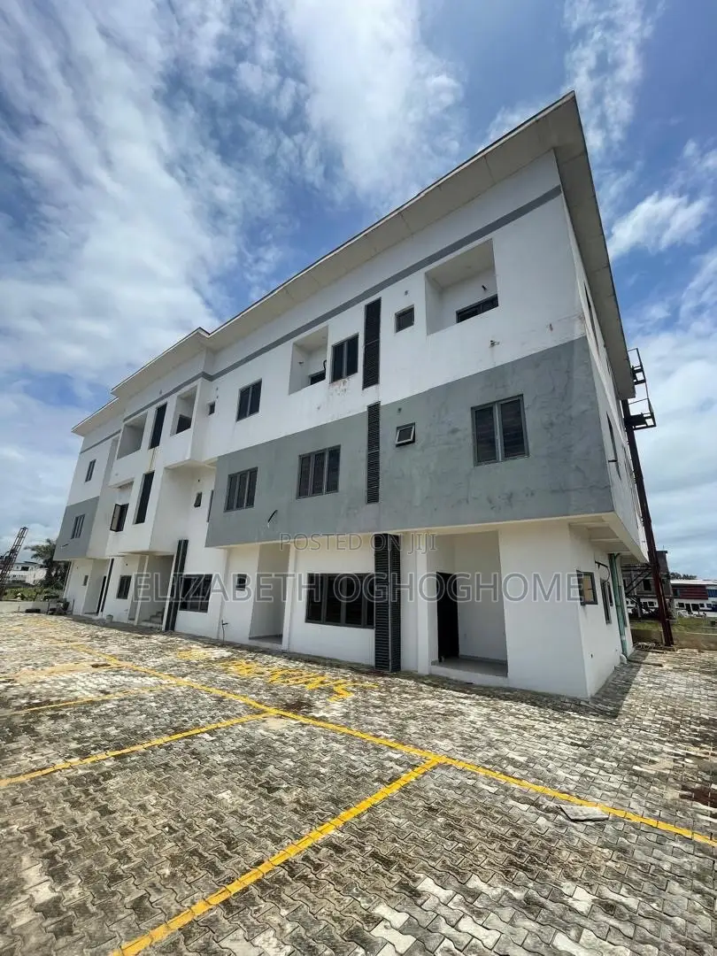 3bdrm Duplex in Lafiaji for rent in Lafiaji