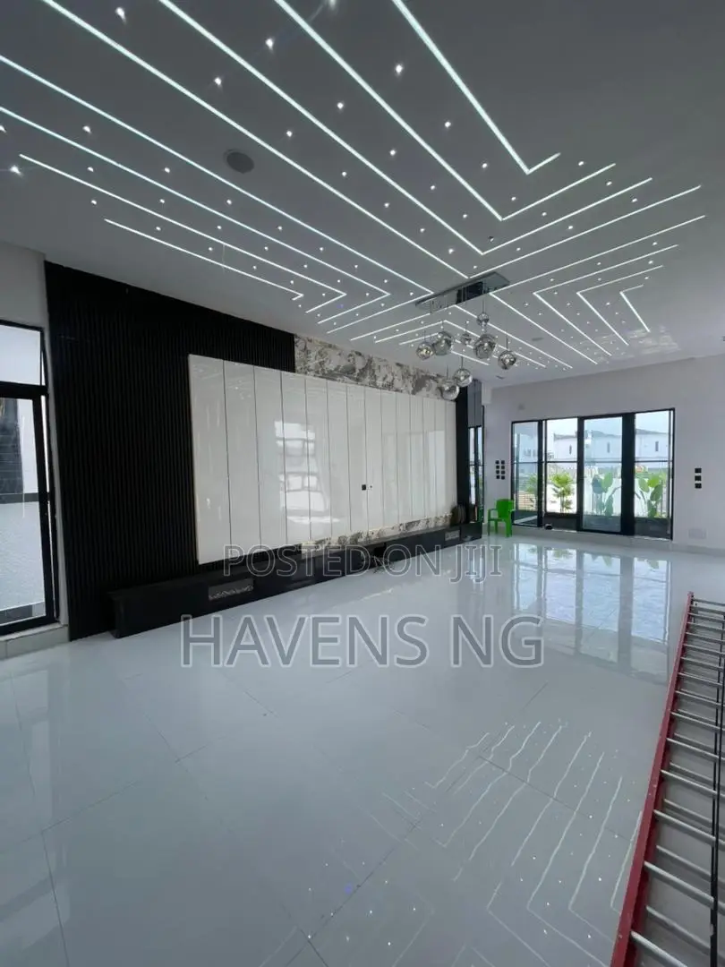 5bdrm Duplex in VGC / Ajah for sale in VGC / Ajah