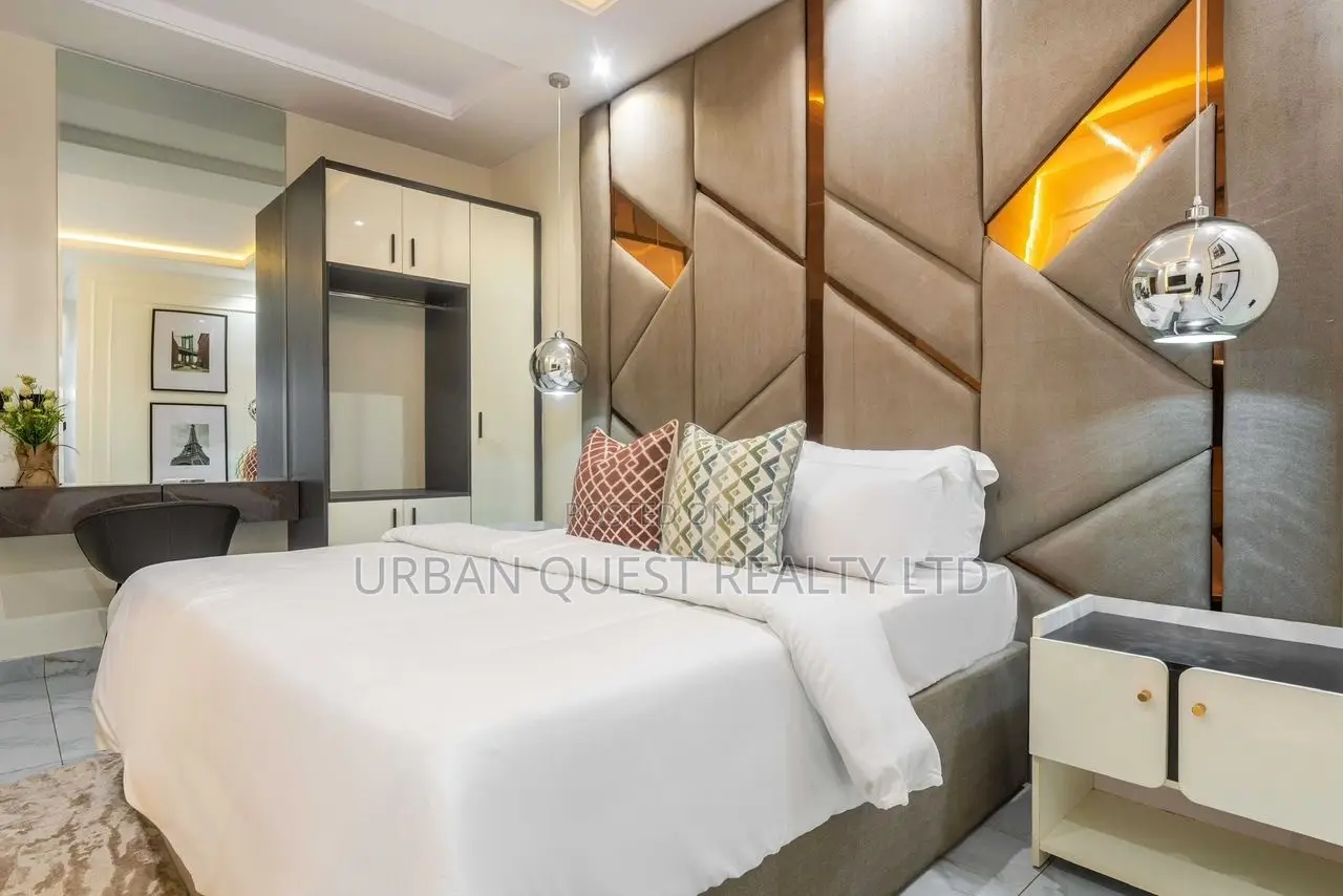 Furnished 2bdrm Apartment in Off Freedom Way, Lekki Phase 1 for sale in Lekki Phase 1