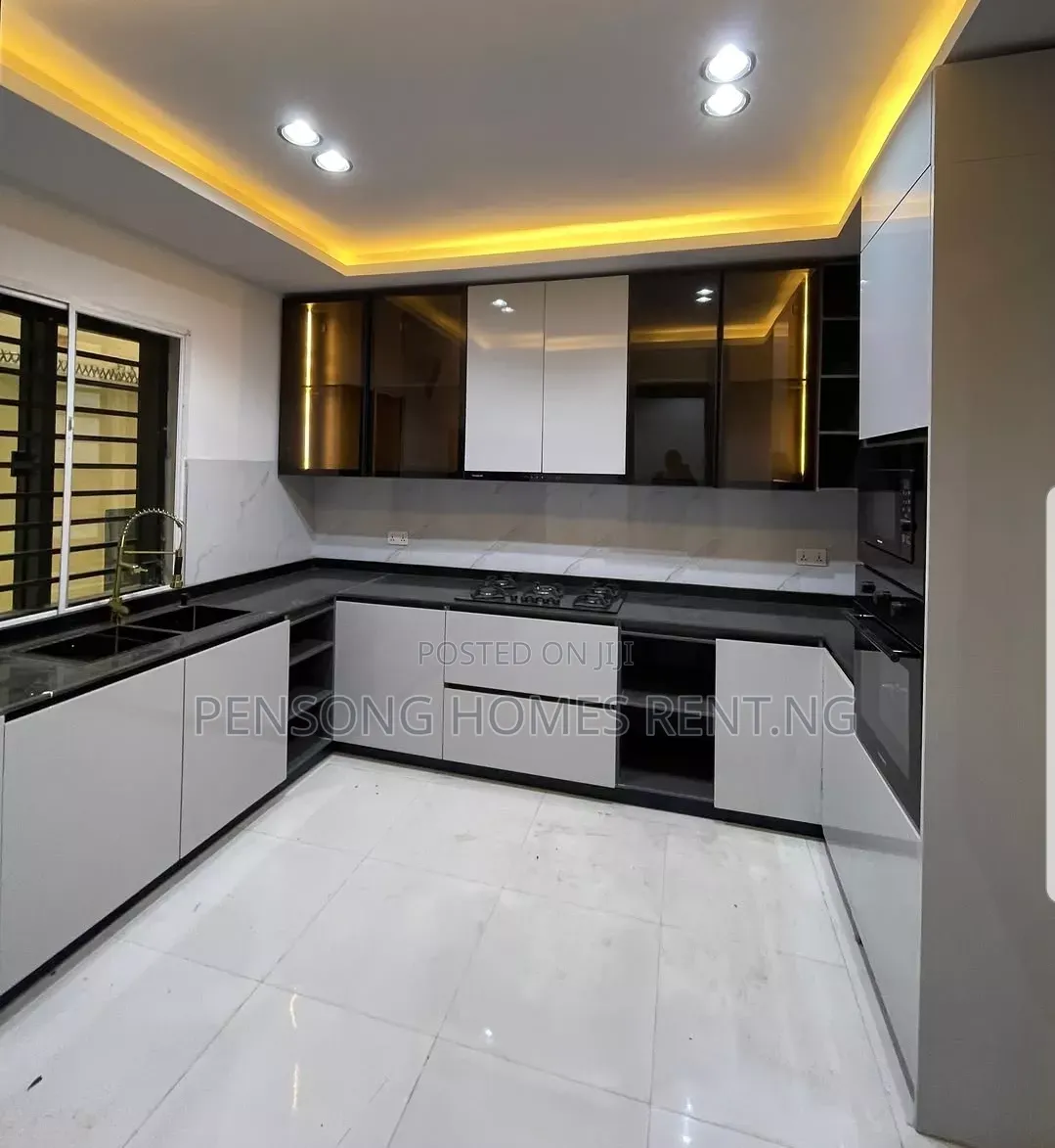 3bdrm Duplex in Ajah for rent in Ado / Ajah