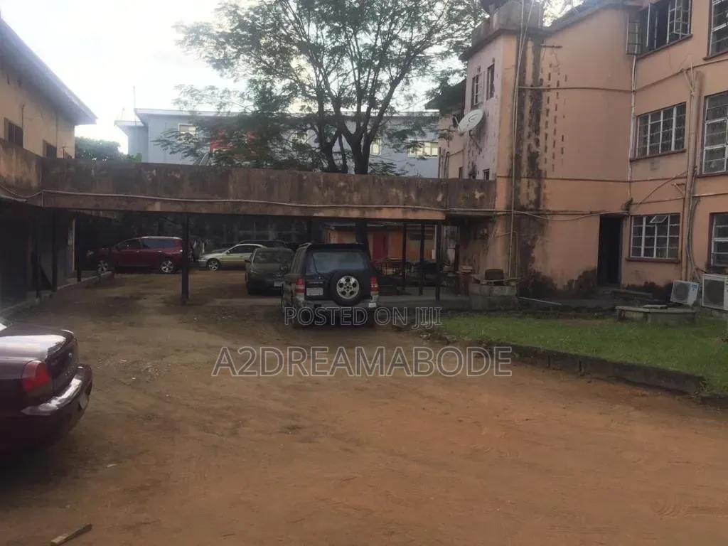 Massive Nicely Placed Commercial Property in Palmgroove