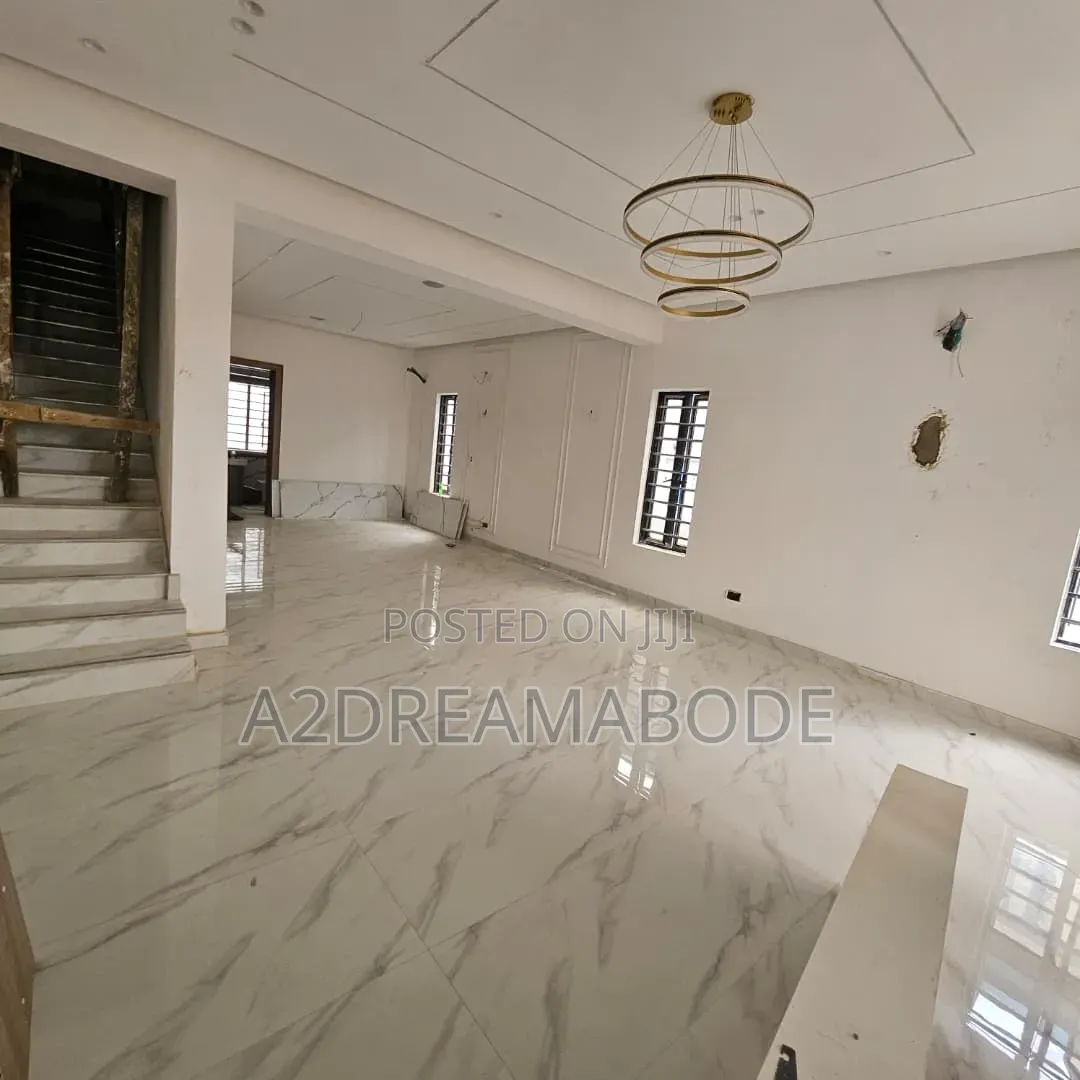 4bdrm Duplex in Ikeja, Adeniyi Jones for sale in Adeniyi Jones