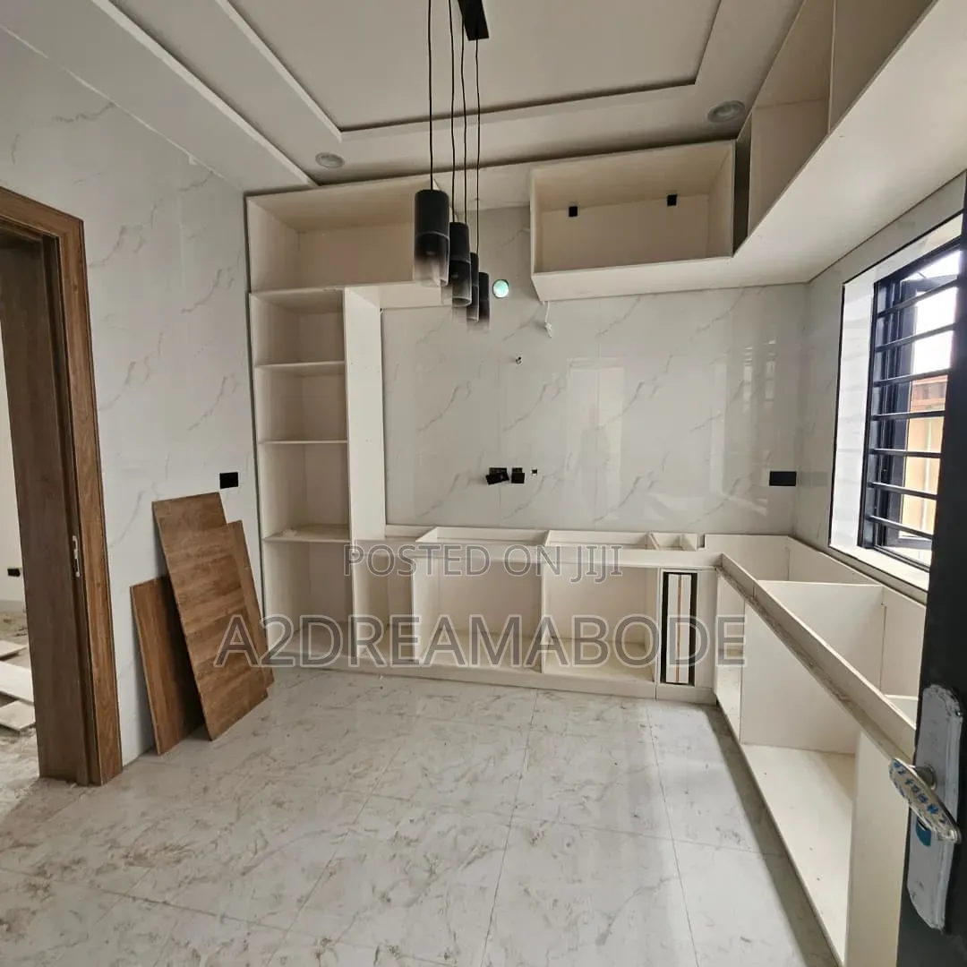 4bdrm Duplex in Ikeja, Adeniyi Jones for sale in Adeniyi Jones
