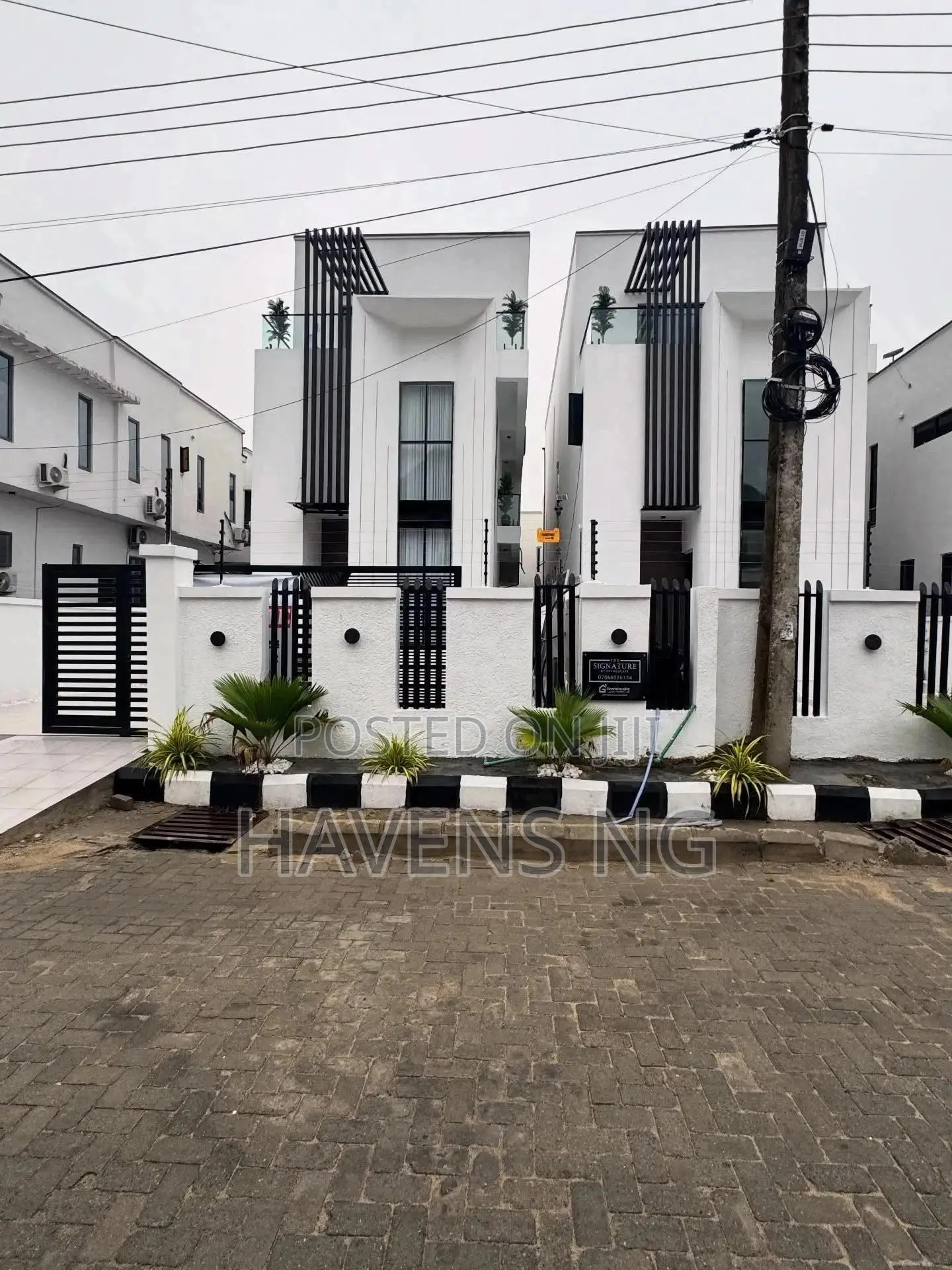 5bdrm Duplex in Chevron for sale in Chevron