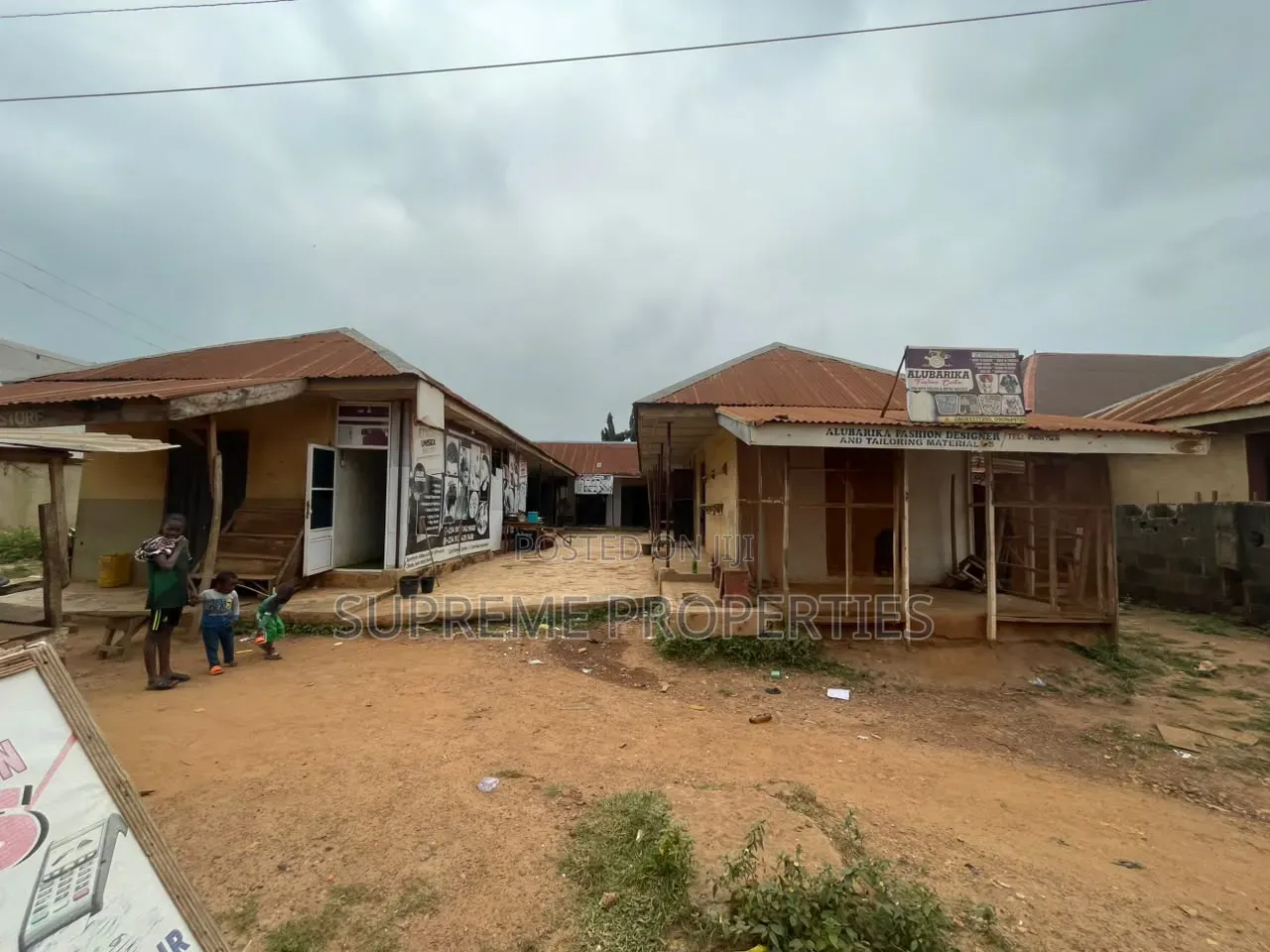 Shopping Complex Facing Main Road at Jenrinyin - Kute After Akala Est in Ibadan