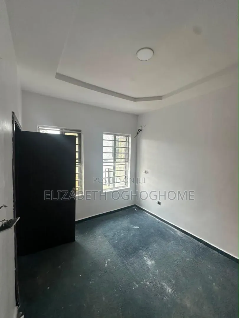4bdrm Duplex in Lafiaji for rent in Lafiaji