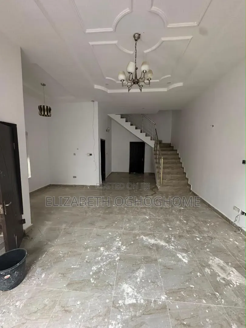 4bdrm Duplex in Lafiaji for rent in Lafiaji