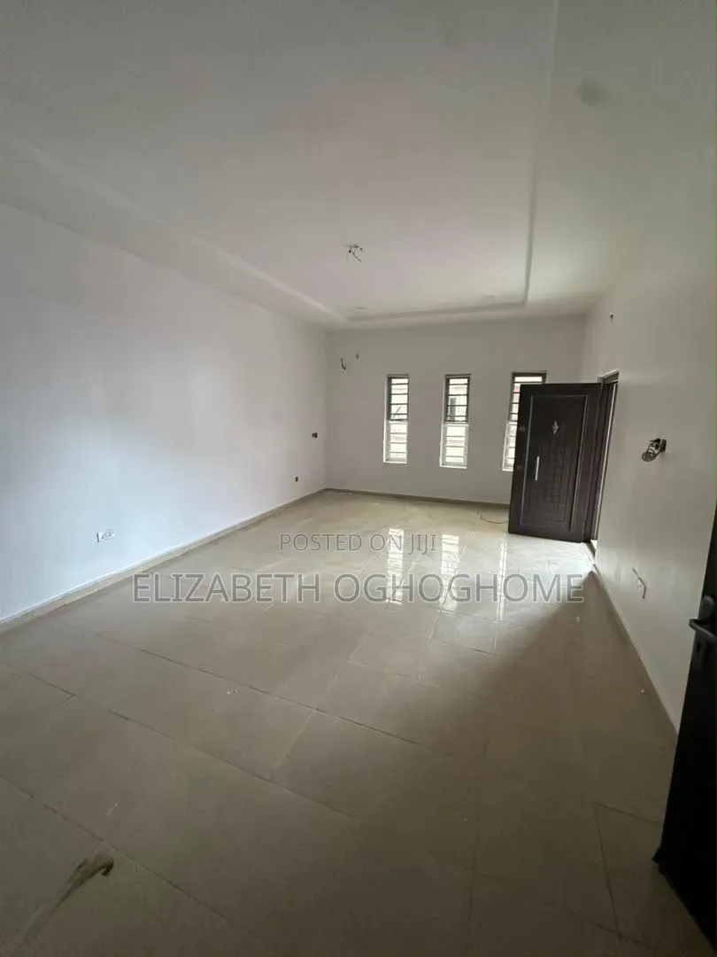 4bdrm Duplex in Lafiaji for rent in Lafiaji