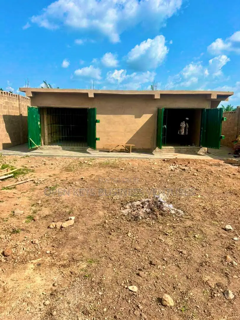 A 602sqm Warehouse Facing the Express in Lagelu