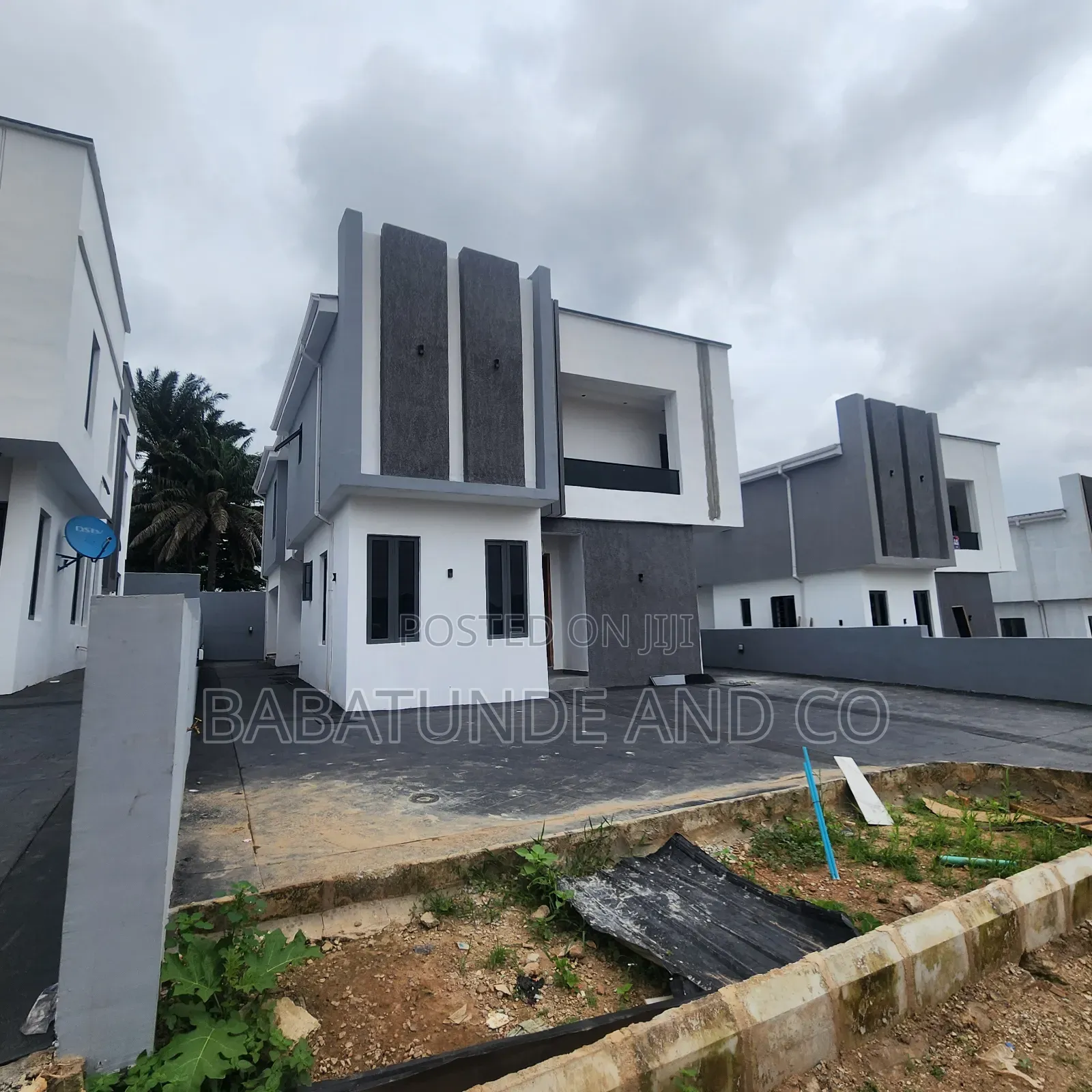 4bdrm Duplex in Jericho Gra for sale in Jericho