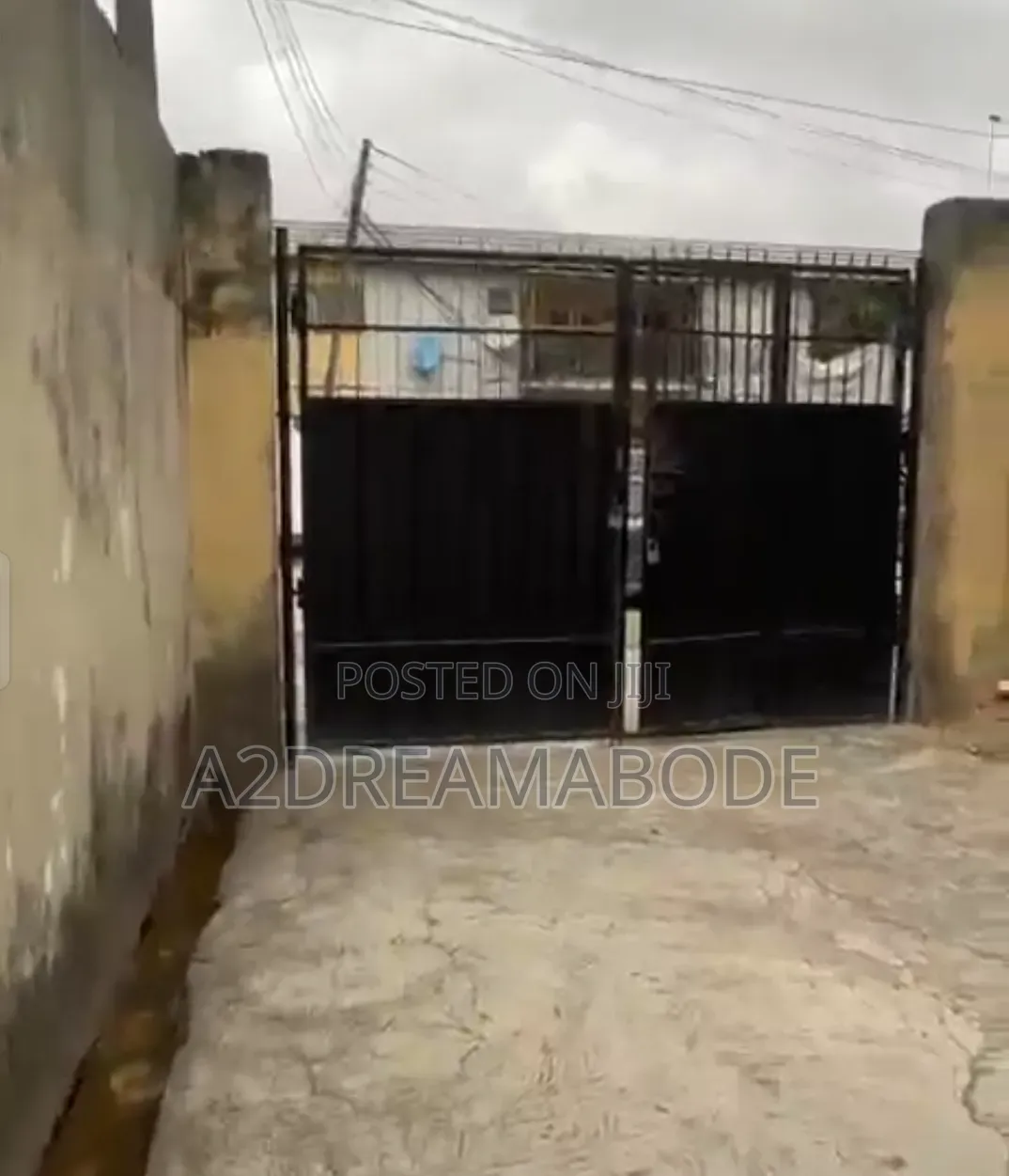 12bdrm Block of Flats in Airport Road, Ajao Estate for sale in Ajao Estate