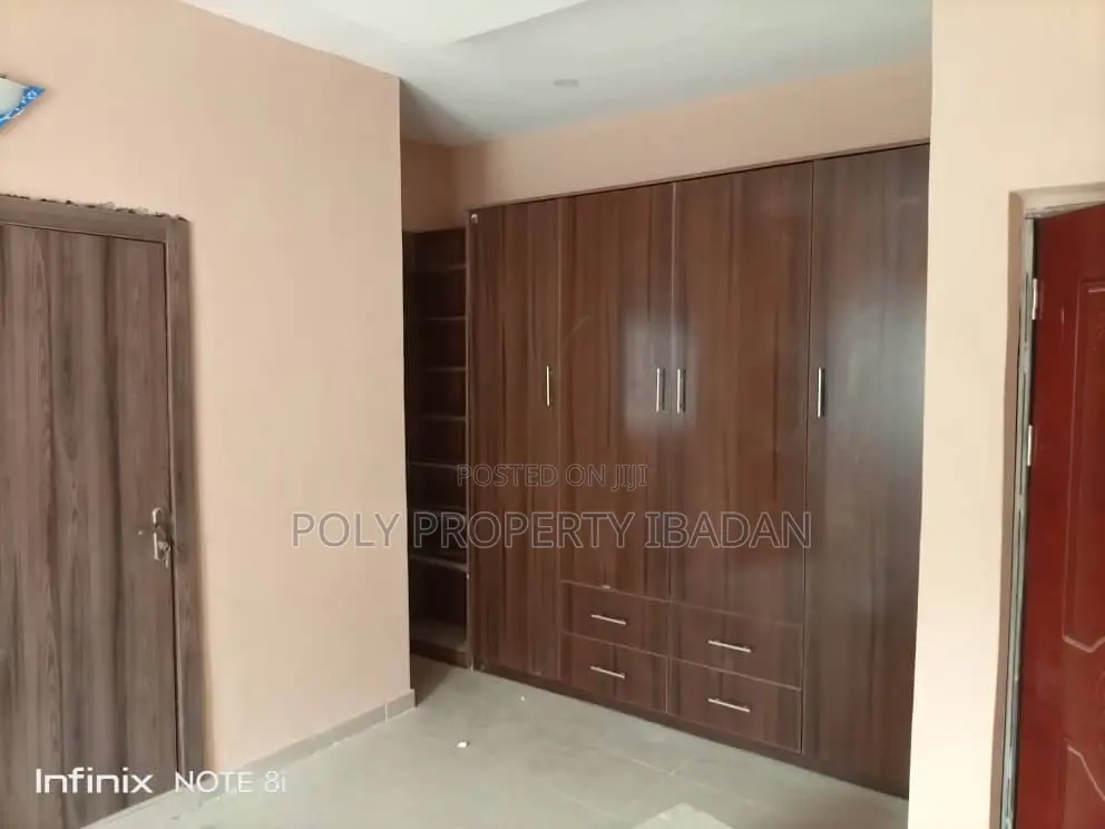 4bdrm Duplex in Jericho Gra for rent in Jericho