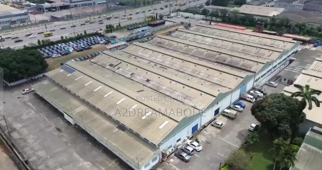 Massive Groups of Warehouses in Oshodi Expressway