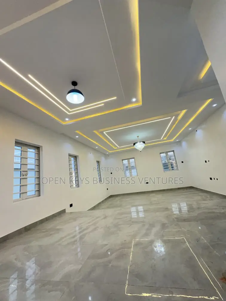 Furnished 5bdrm Duplex in Dss Quarters Est, Idishin for sale in Idishin