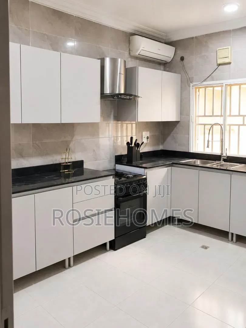 Furnished 4bdrm Duplex in Parkview for rent in Parkview Estate