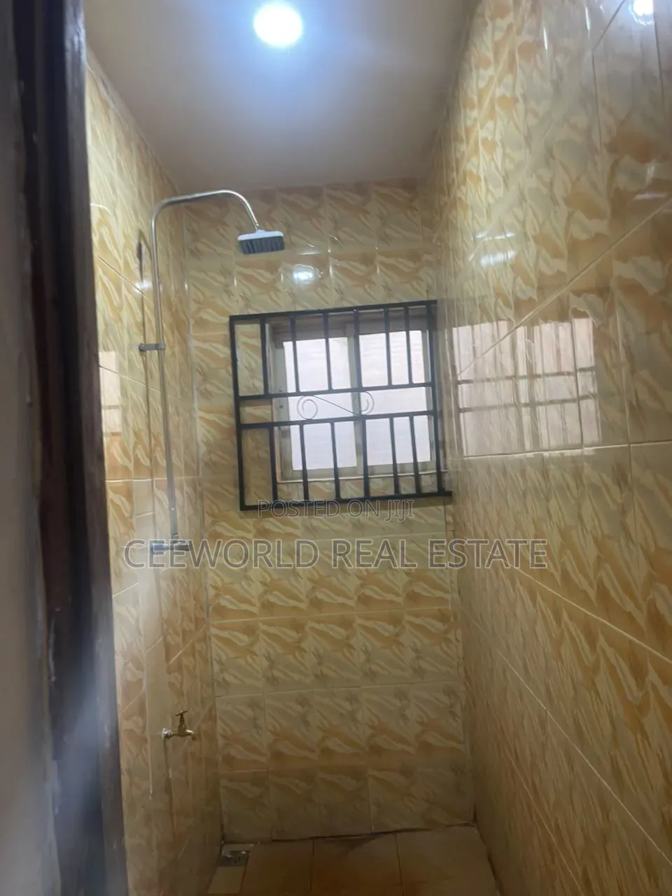 3bdrm Apartment in Isokan Estate Akobo for rent in Akobo