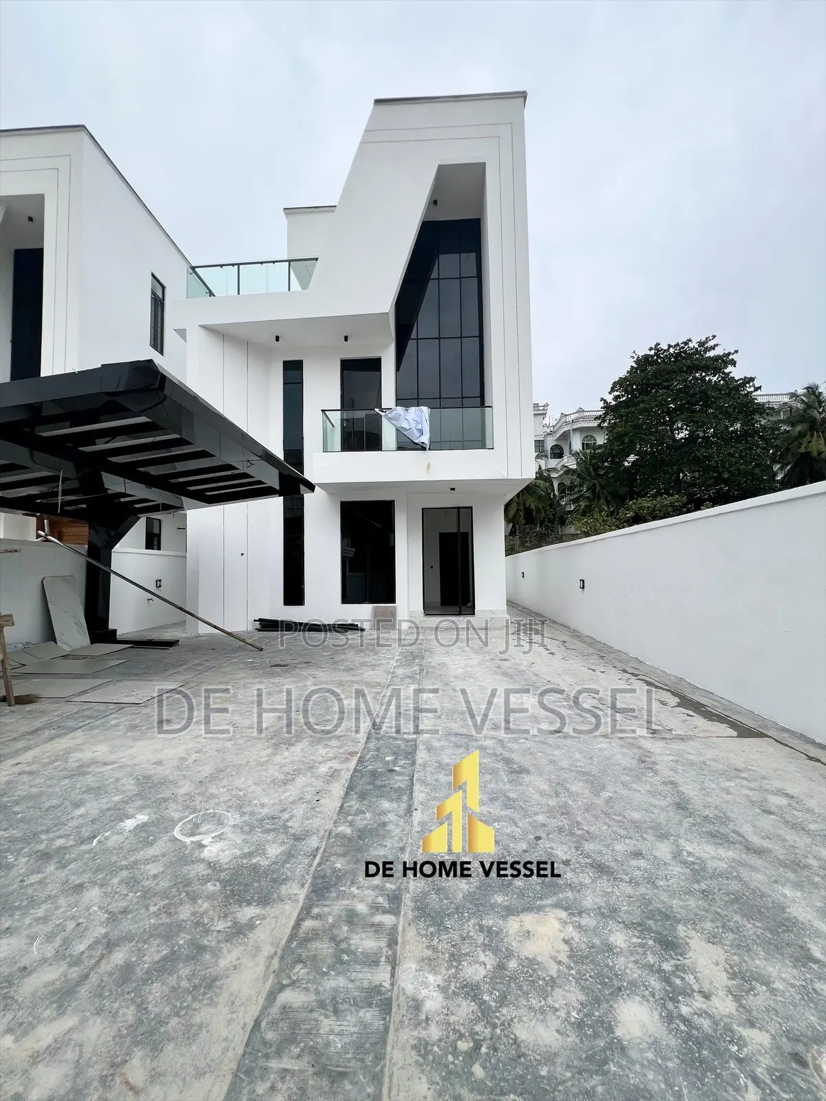 5bdrm Duplex in Chevron for sale in Chevron