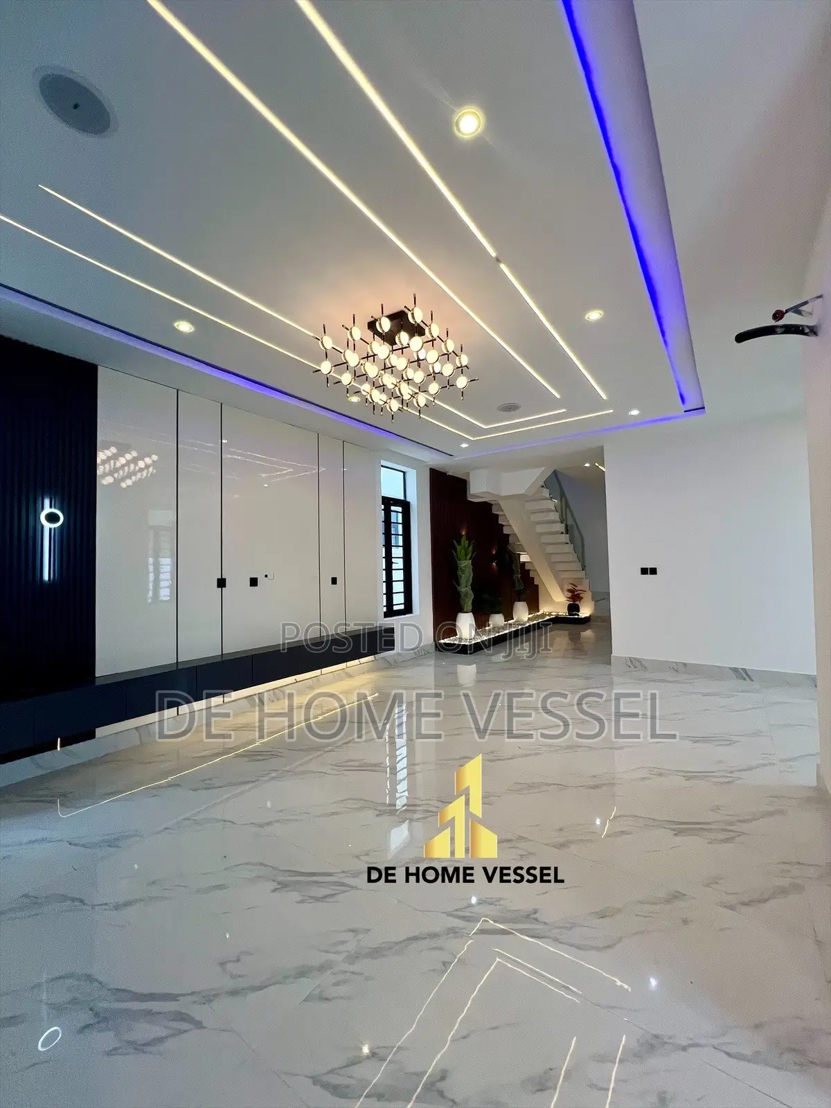 5bdrm Duplex in Chevron for sale in Chevron