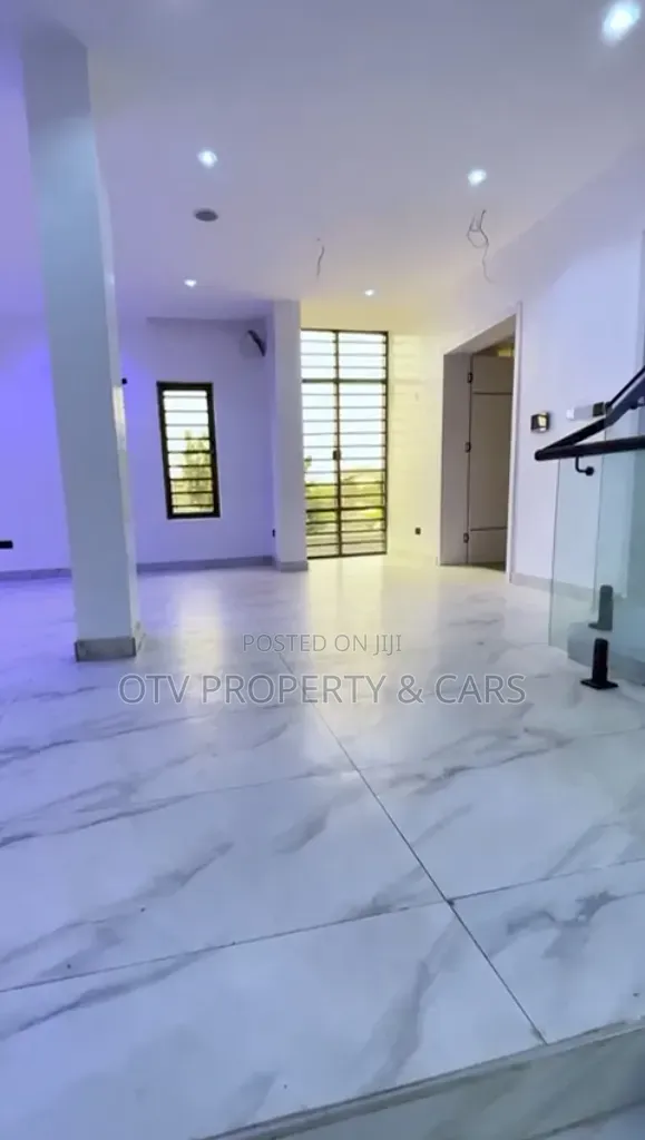 4bdrm Duplex in Omole Phase 1 for sale in Omole Phase 1
