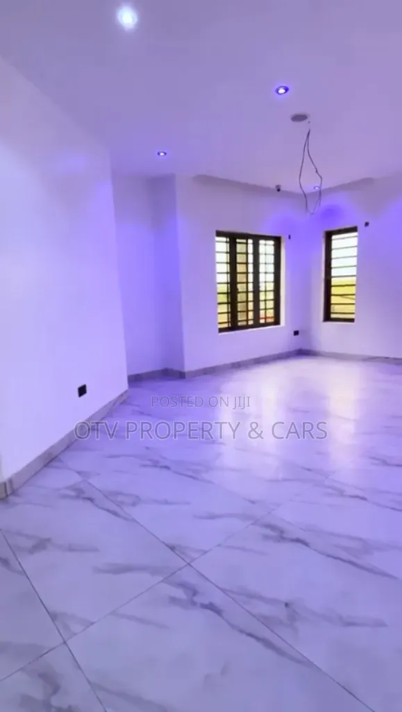 4bdrm Duplex in Omole Phase 1 for sale in Omole Phase 1