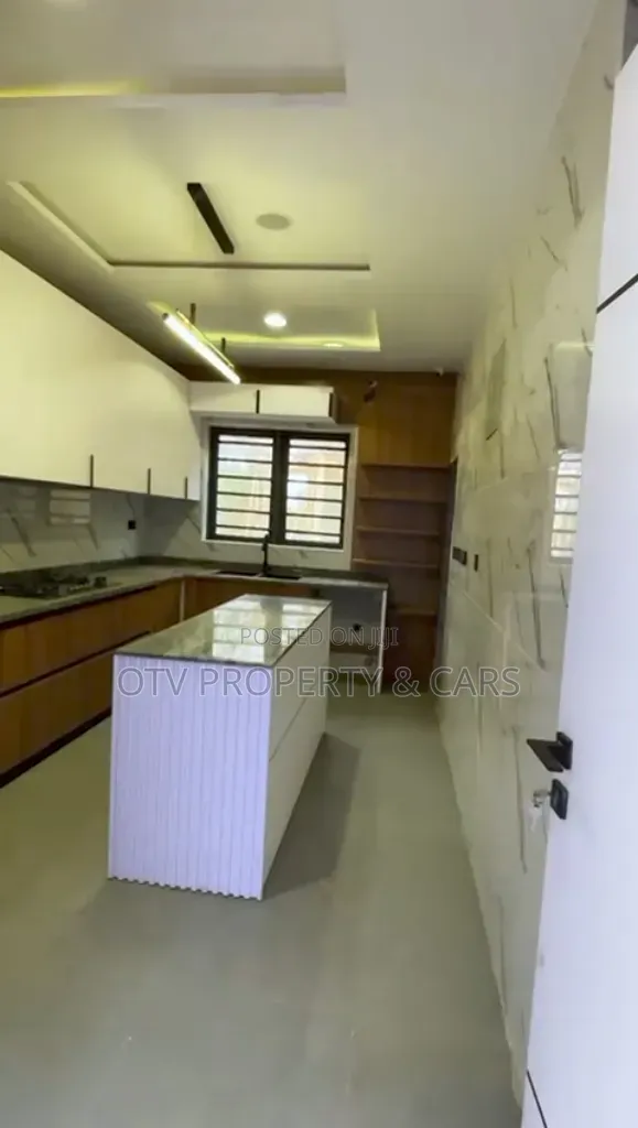 4bdrm Duplex in Omole Phase 1 for sale in Omole Phase 1