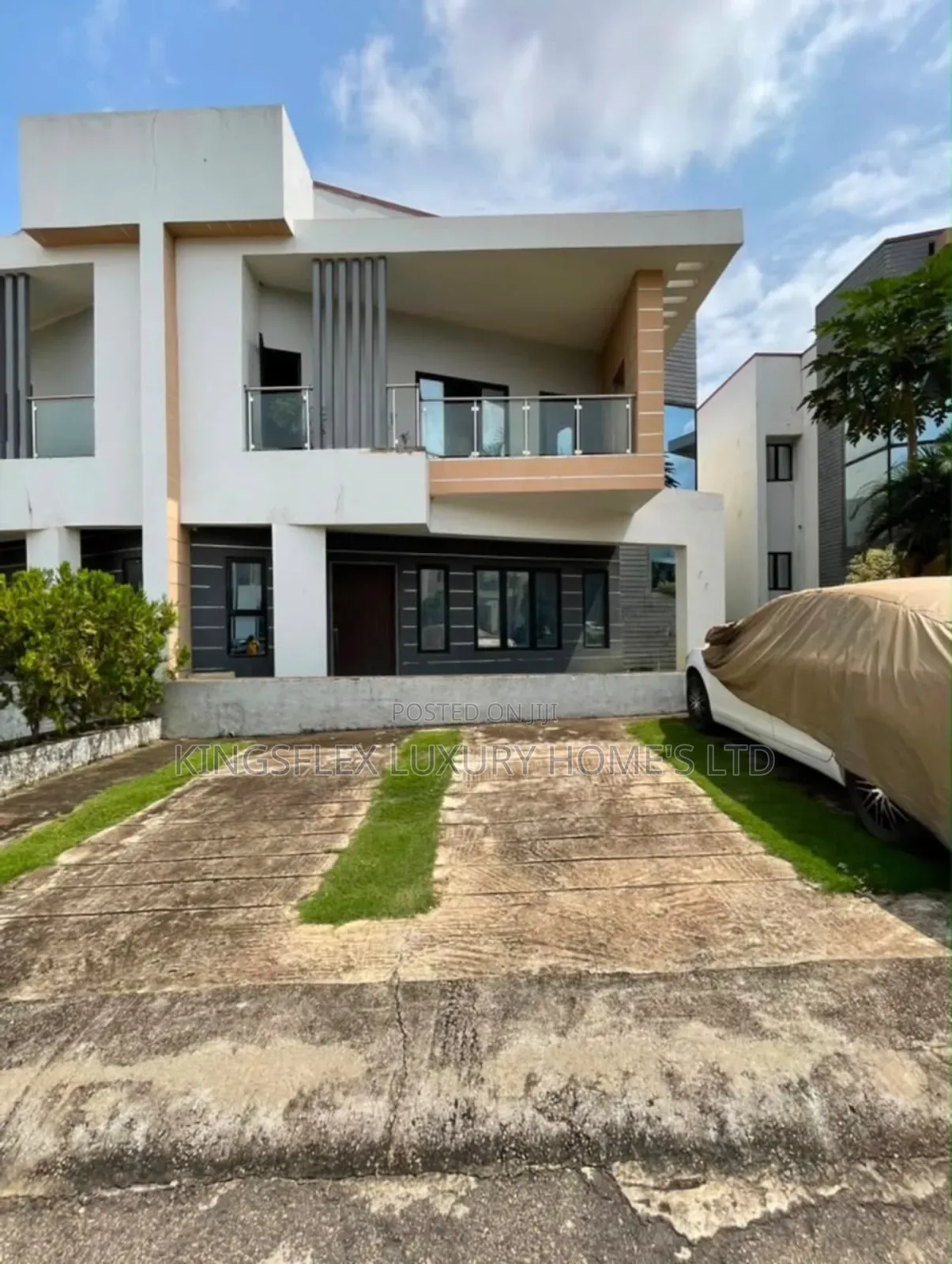 3bdrm Duplex in Estate, Idu for sale in Idu