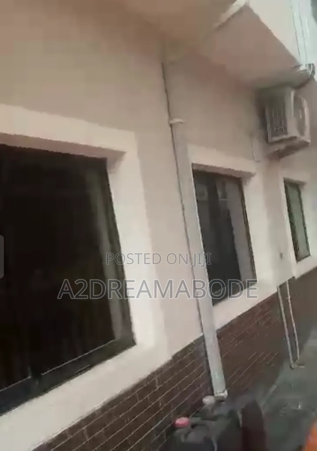 6bdrm Duplex in International, Ajao Estate for sale in Ajao Estate