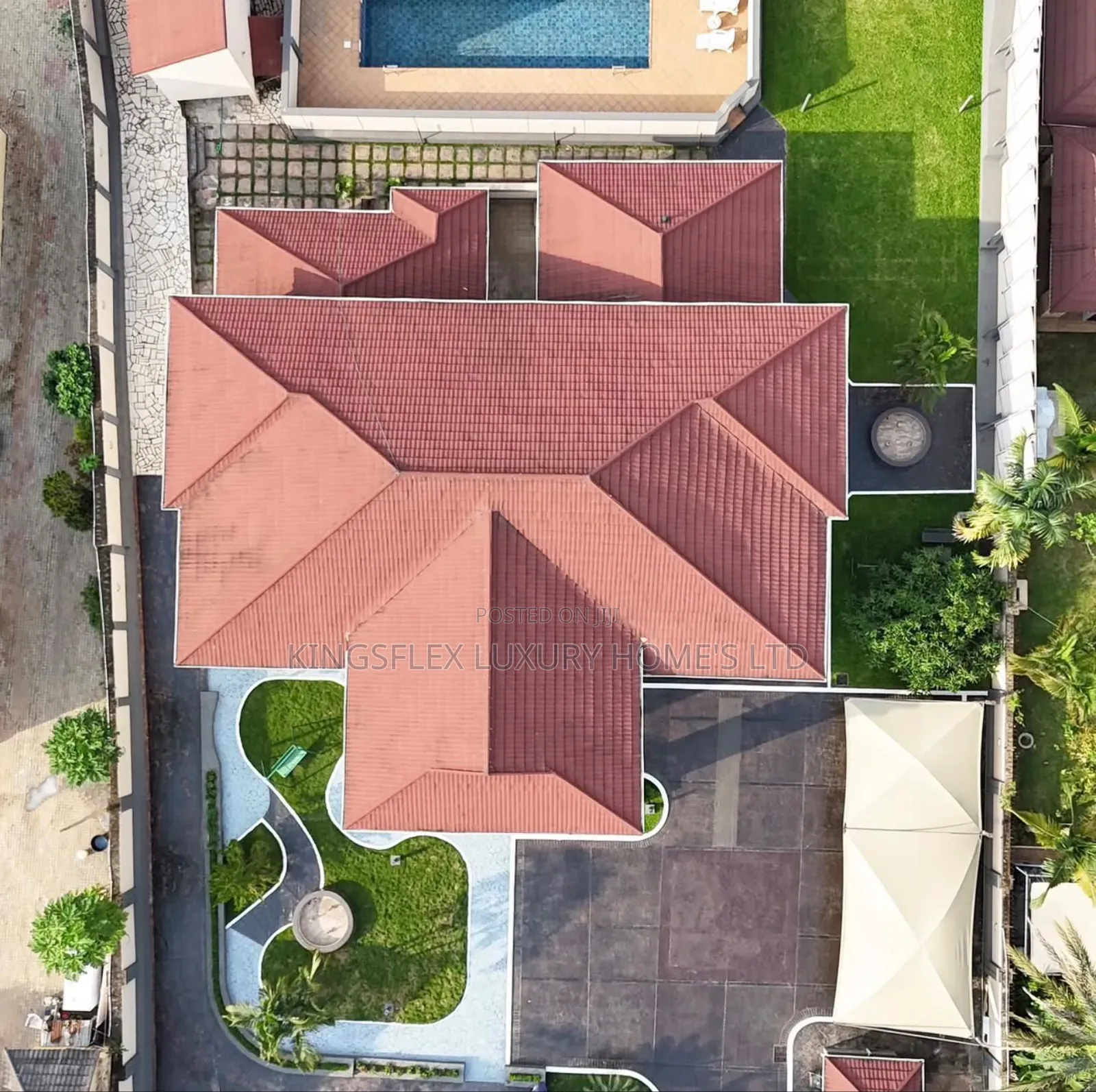 5bdrm Duplex in Apo Legisletive for sale in Apo Resettlement