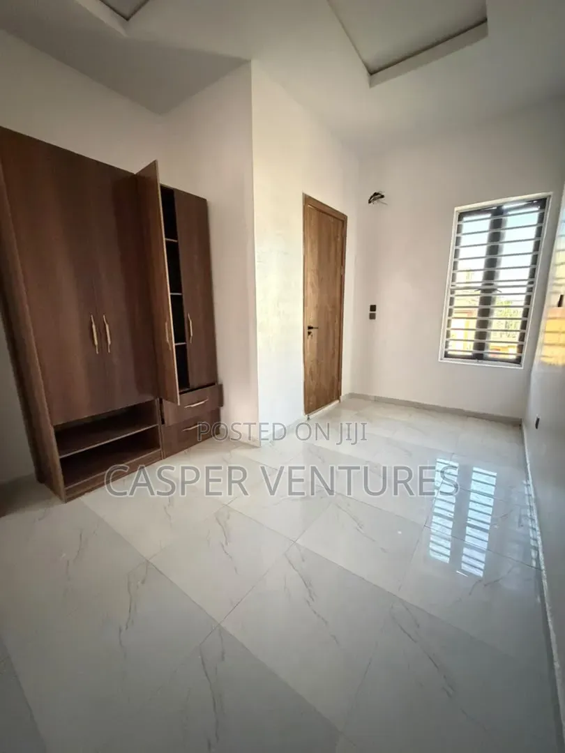 1bdrm Shared Apartment in New Road, Lekki Phase 2 for rent in Lekki Phase 2