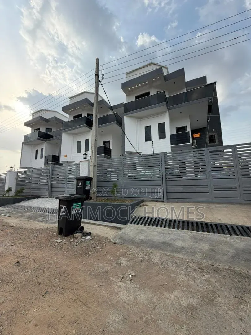 4bdrm Duplex in Akobo for sale in Akobo