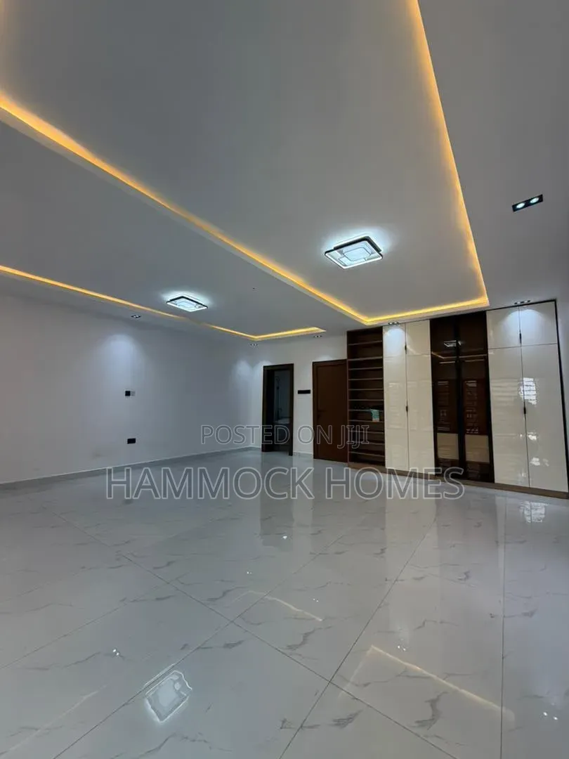 4bdrm Duplex in Akobo for sale in Akobo