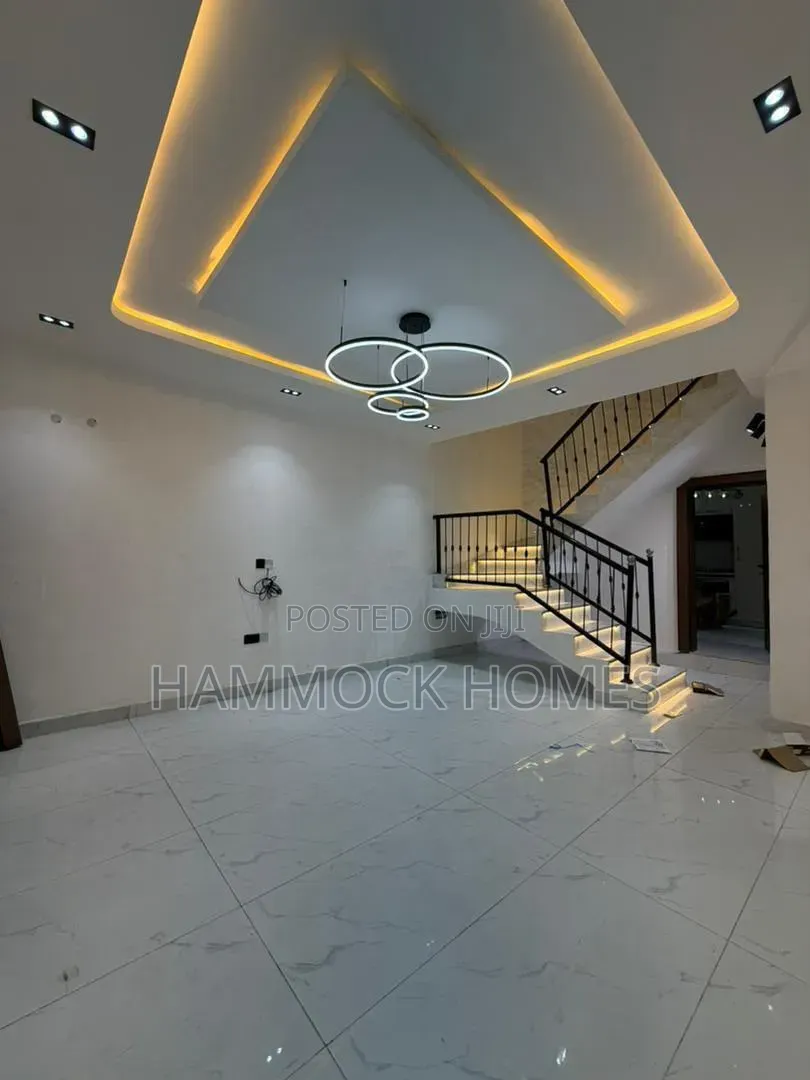 4bdrm Duplex in Akobo for sale in Akobo