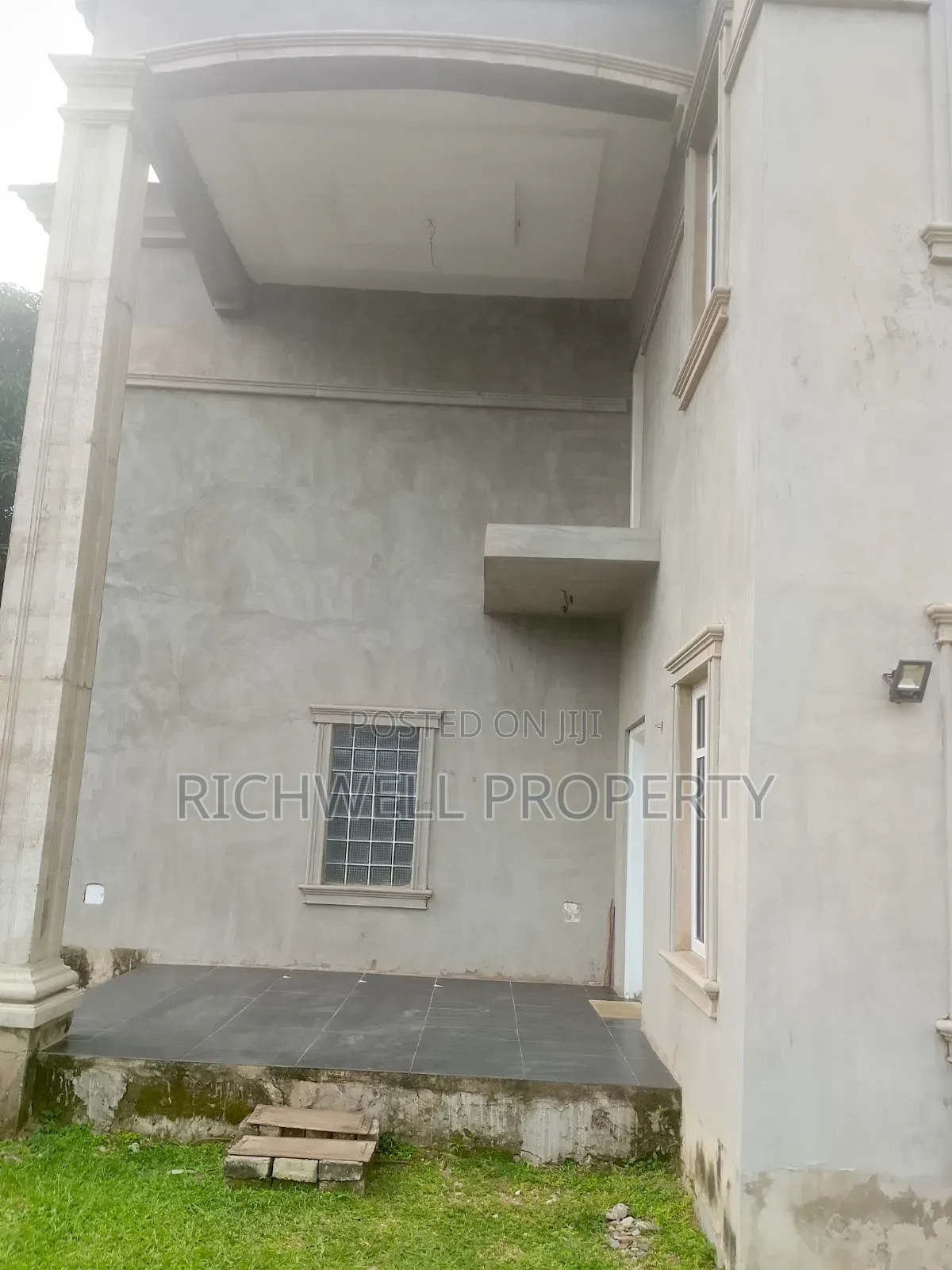 3bdrm Duplex in Alalubosa for sale in Alalubosa