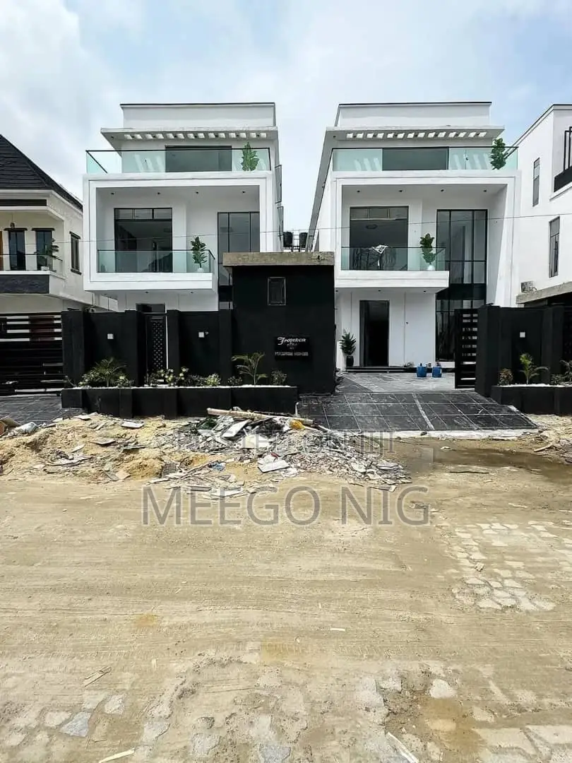 5bdrm Duplex in Ikota Ajah for sale in Ikota