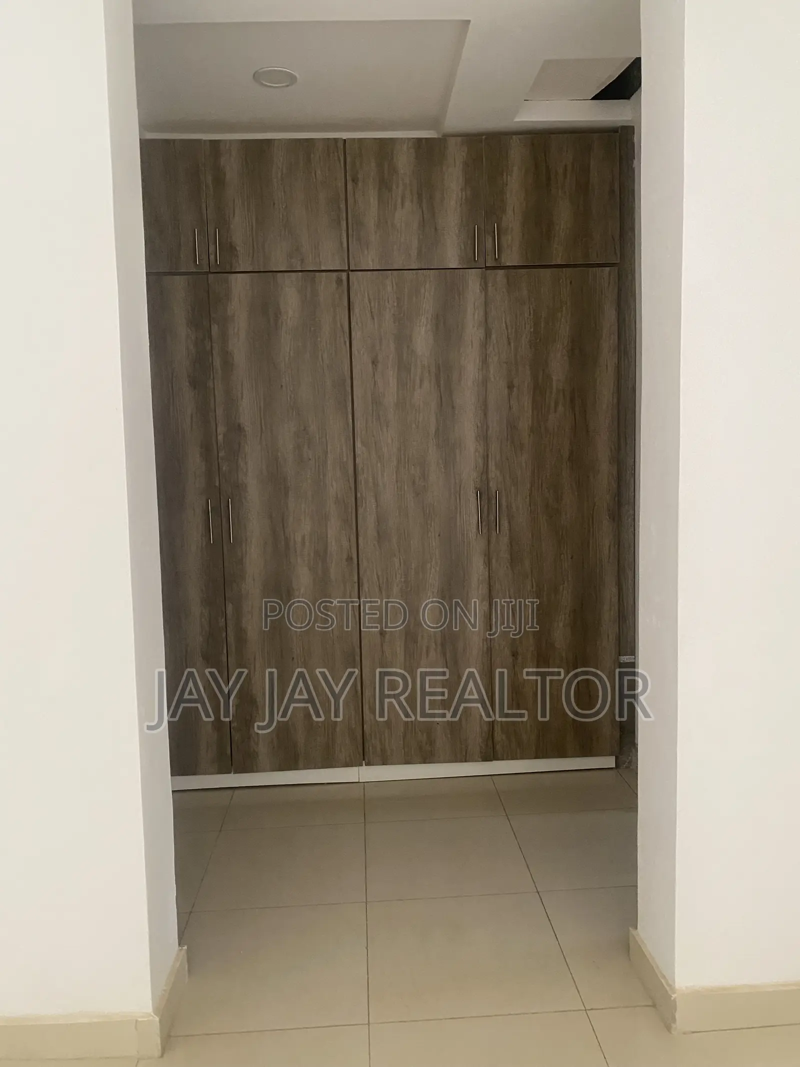 4bdrm Duplex in Jahi Gilmor for sale in Jahi