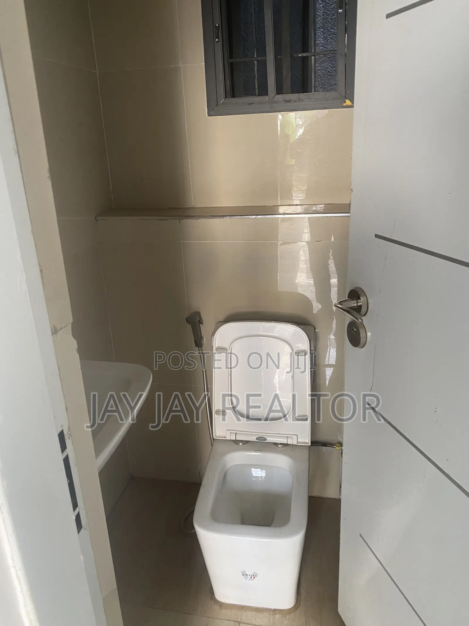 4bdrm Duplex in Jahi Gilmor for sale in Jahi