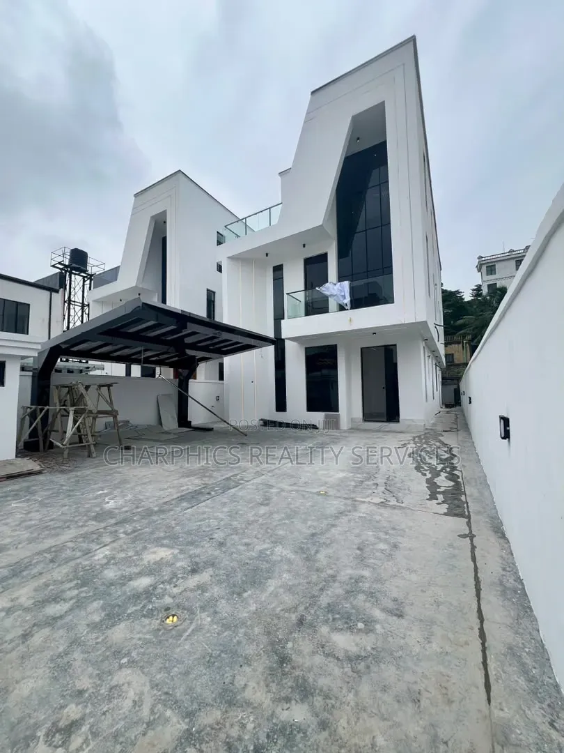 5bdrm Duplex in Chevron for sale in Chevron