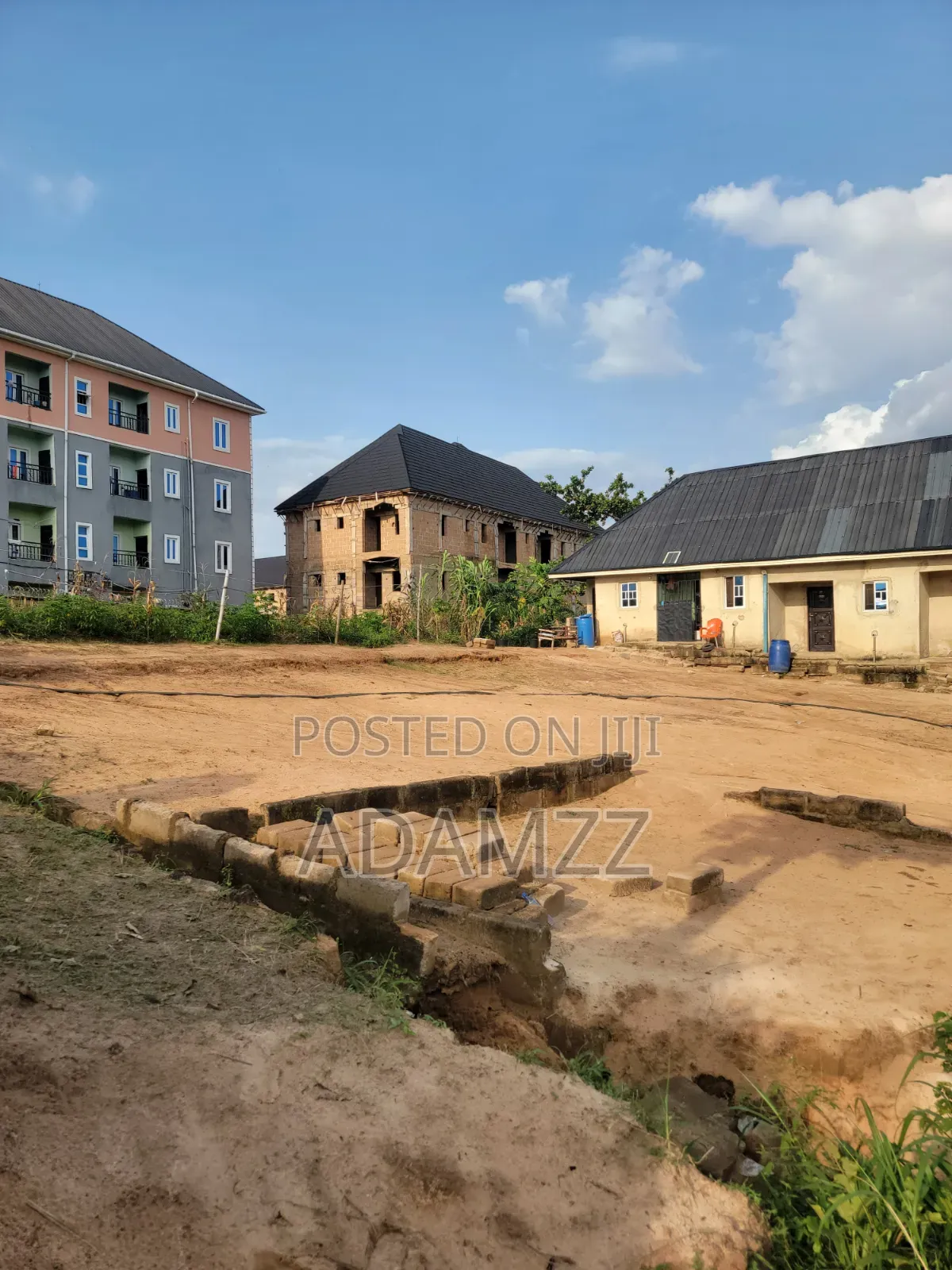 3bdrm Room & Parlour in Ugbondafe, Enugu for sale in Enugu
