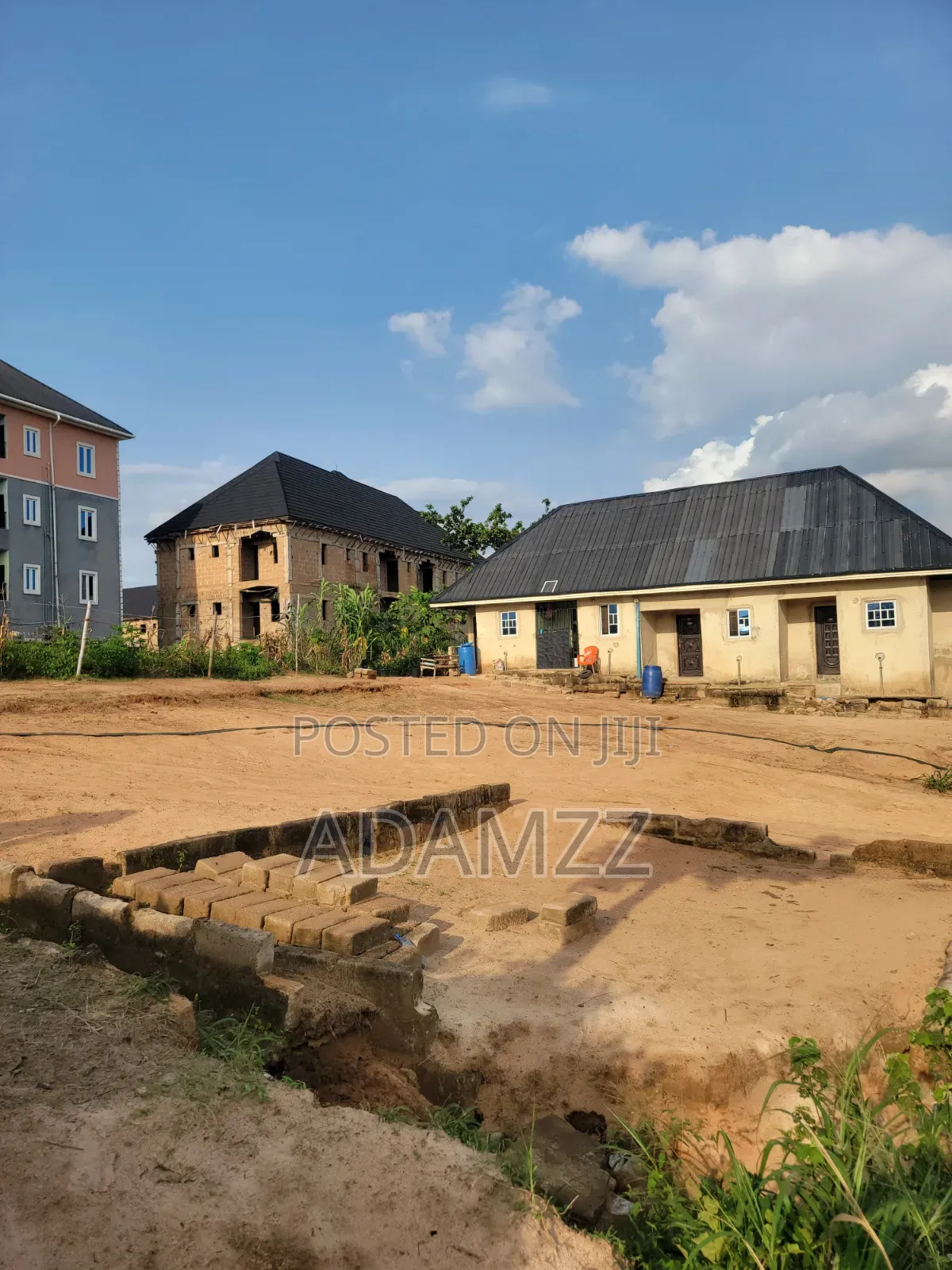3bdrm Room & Parlour in Ugbondafe, Enugu for sale in Enugu