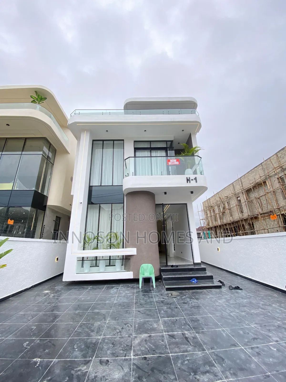 5bdrm Duplex in Lekki Phase 2 for sale in Lekki Phase 2