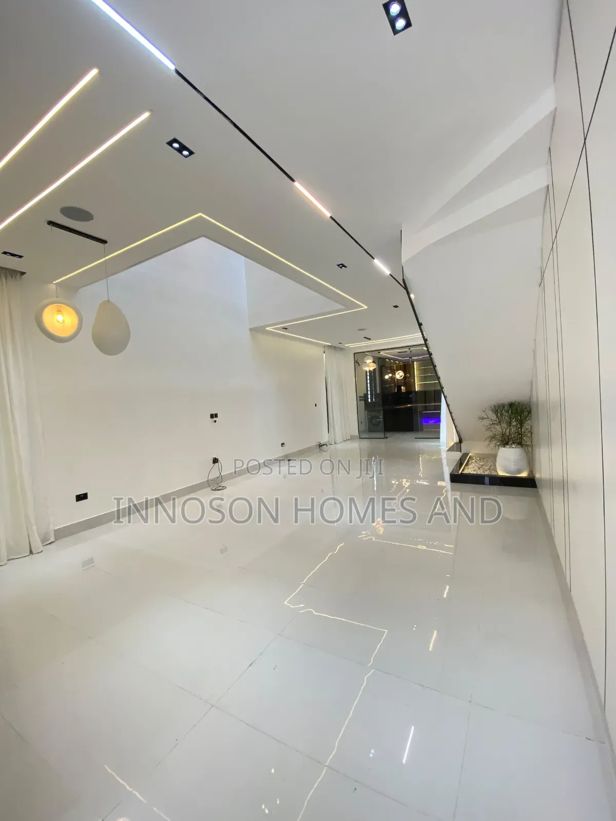 5bdrm Duplex in Lekki Phase 2 for sale in Lekki Phase 2