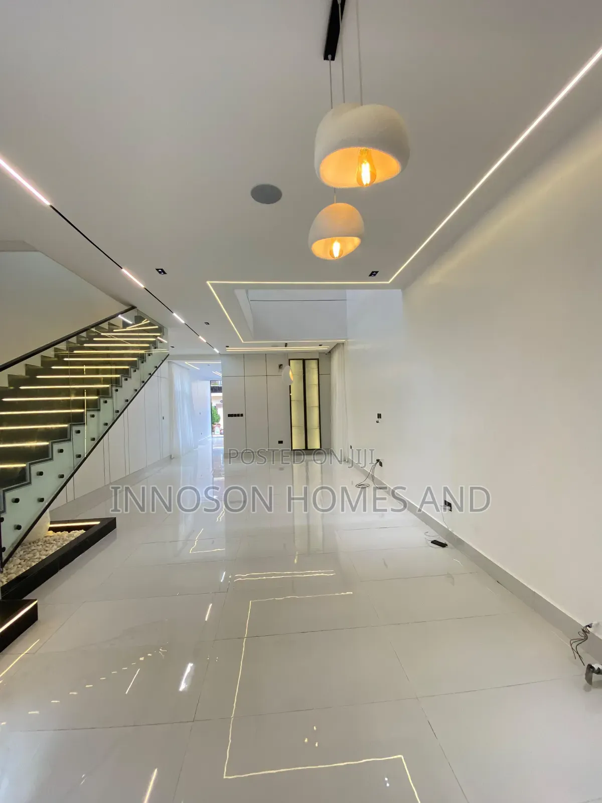 5bdrm Duplex in Lekki Phase 2 for sale in Lekki Phase 2