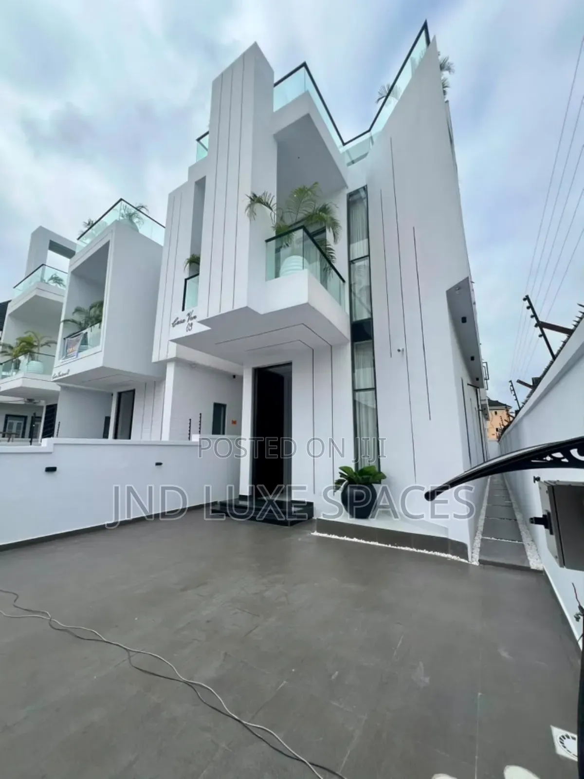5bdrm Duplex in Ikota for sale in Ikota