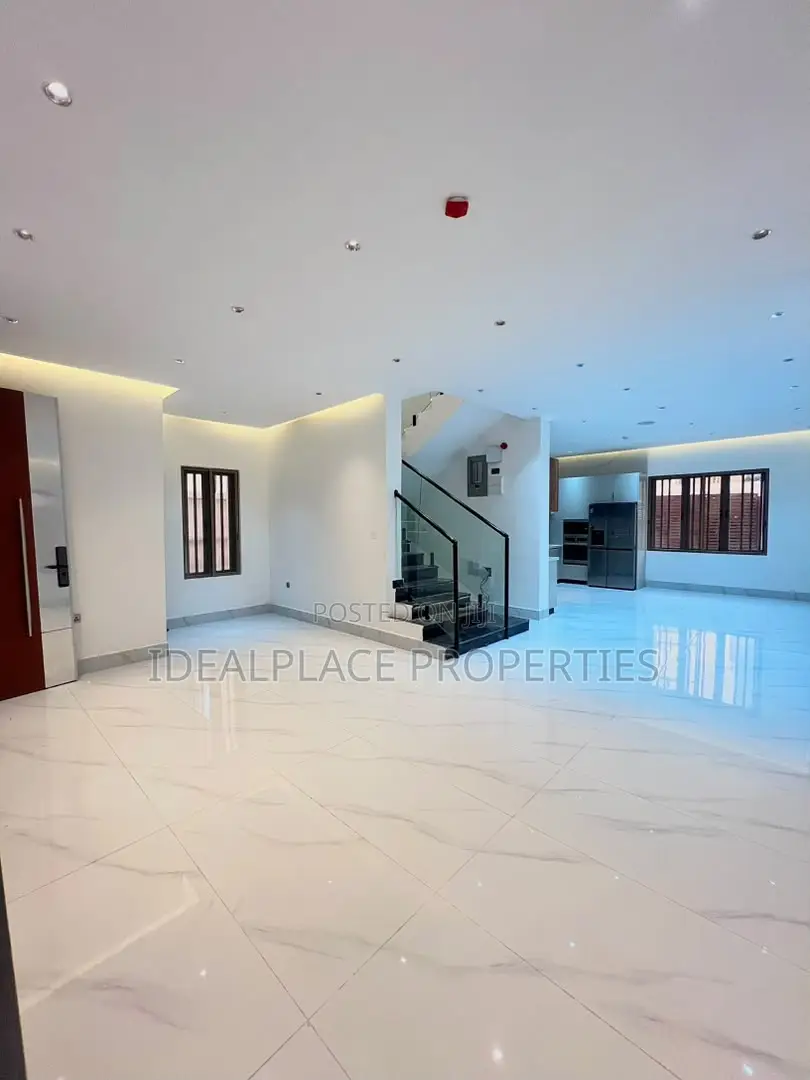 3bdrm Apartment in Old Ikoyi for rent in Old Ikoyi