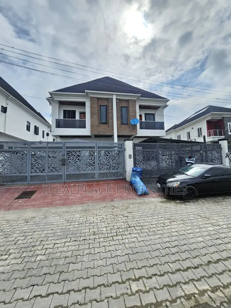 4bdrm Duplex in Lekki for sale in Lekki