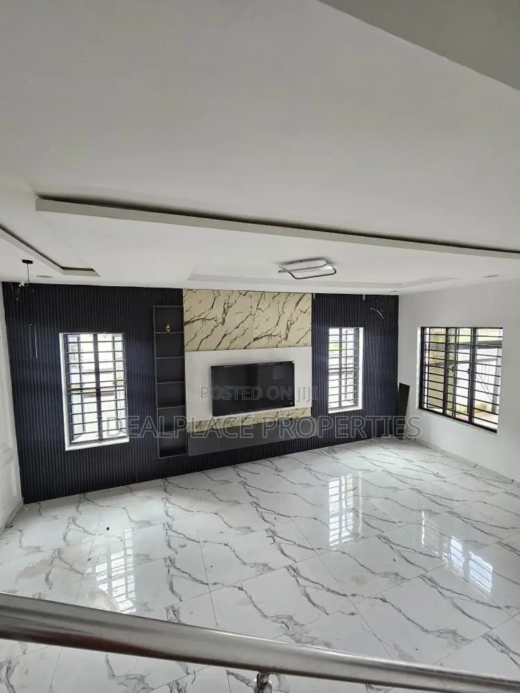 4bdrm Duplex in Lekki for sale in Lekki
