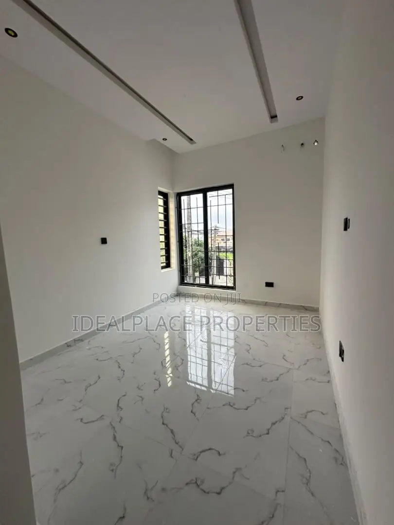 2bdrm Apartment in Lekki Phase 1 for sale in Lekki Phase 1