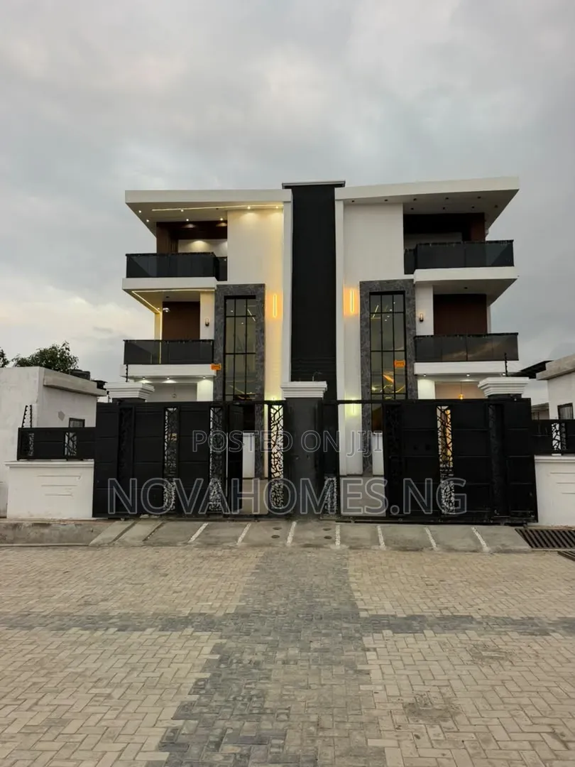 4bdrm Townhouse/Terrace in Oluyole Estate for sale in Oluyole Estate