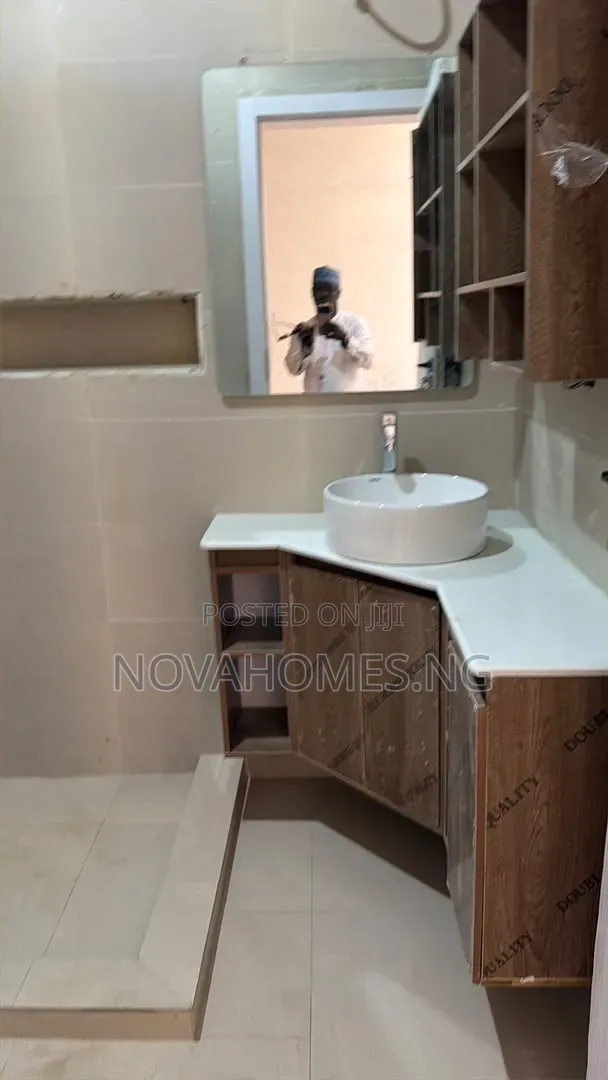 4bdrm Townhouse/Terrace in Oluyole Estate for sale in Oluyole Estate