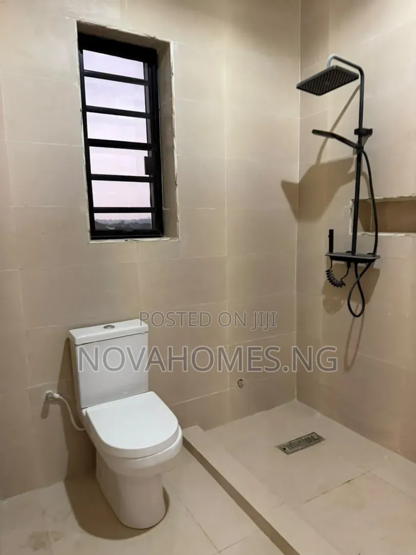 4bdrm Townhouse/Terrace in Oluyole Estate for sale in Oluyole Estate